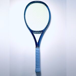 YONEX EZONE 98 Tour VDM Isometric Tennis Racket (4-3/8 Grip)